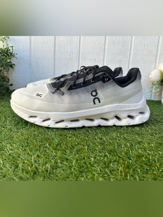 On Cloud men Cloudtilt Black | Ivory
BESTSELLER
$170 Running Sneakers Sz 12 main image 11